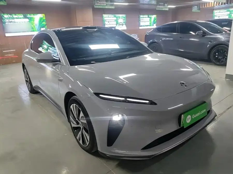 NIO ET5