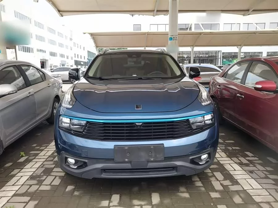Lynk & Co 01
