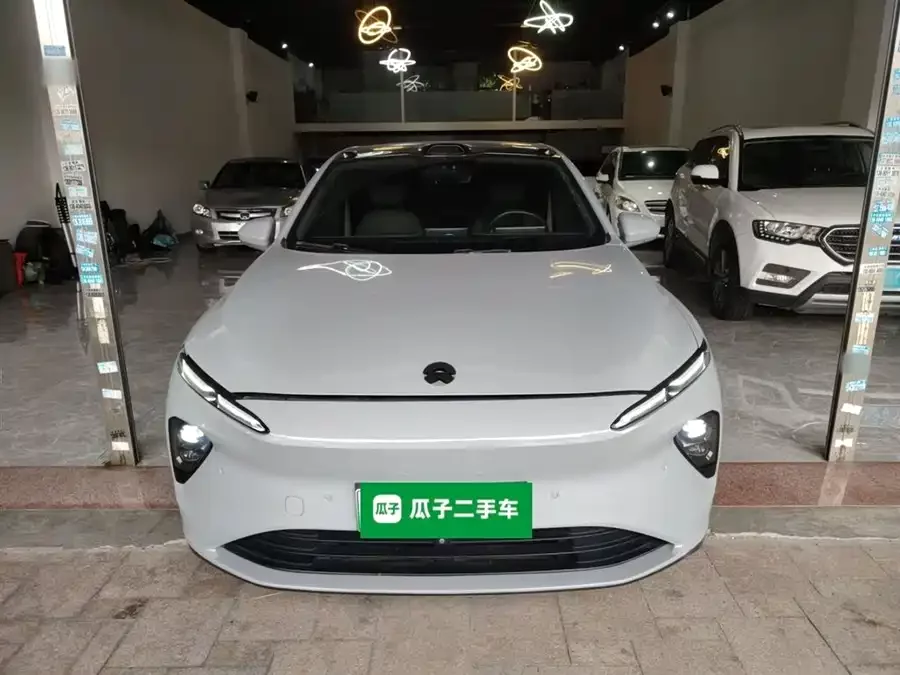 NIO ET7