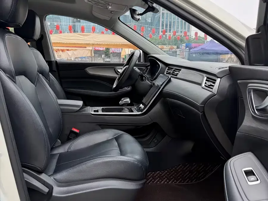 Roewe RX5