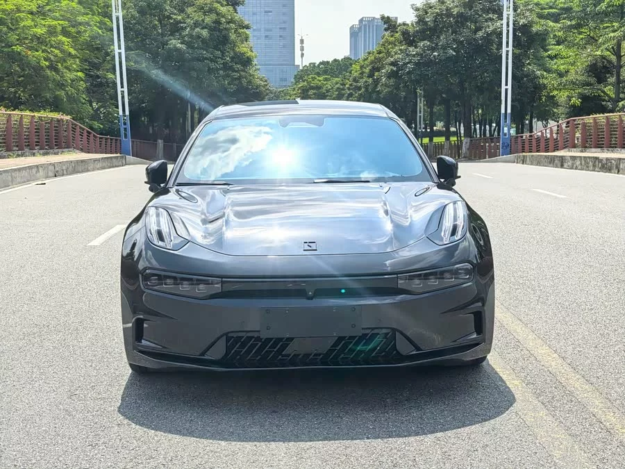 Zeekr 001