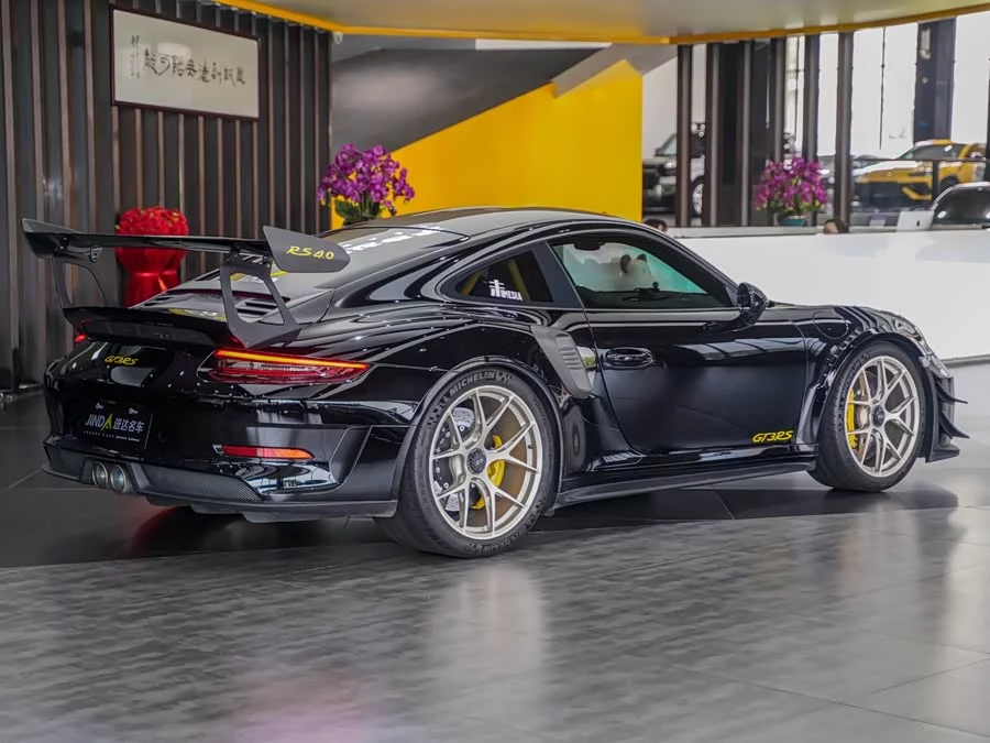 Porsche 911
