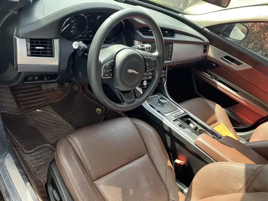 Jaguar XFL