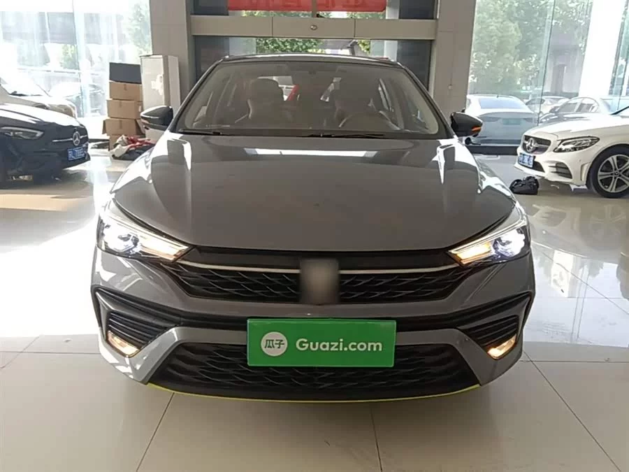 Roewe i5