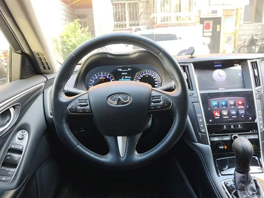 Infiniti Q50L