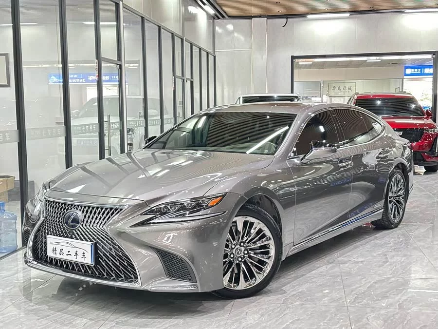 Lexus LS