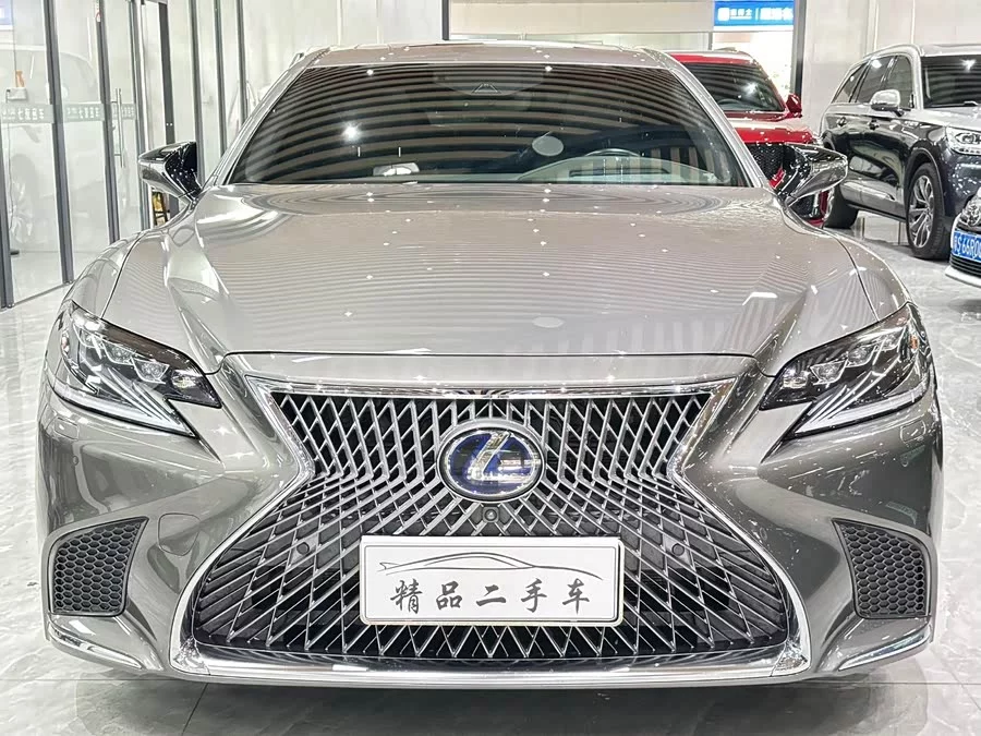 Lexus LS