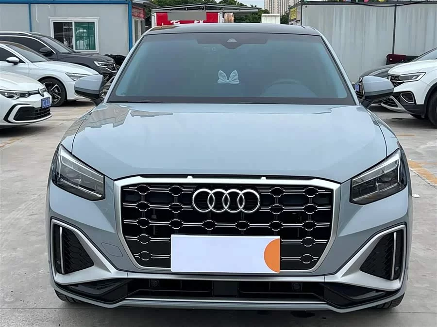 Audi Q2L