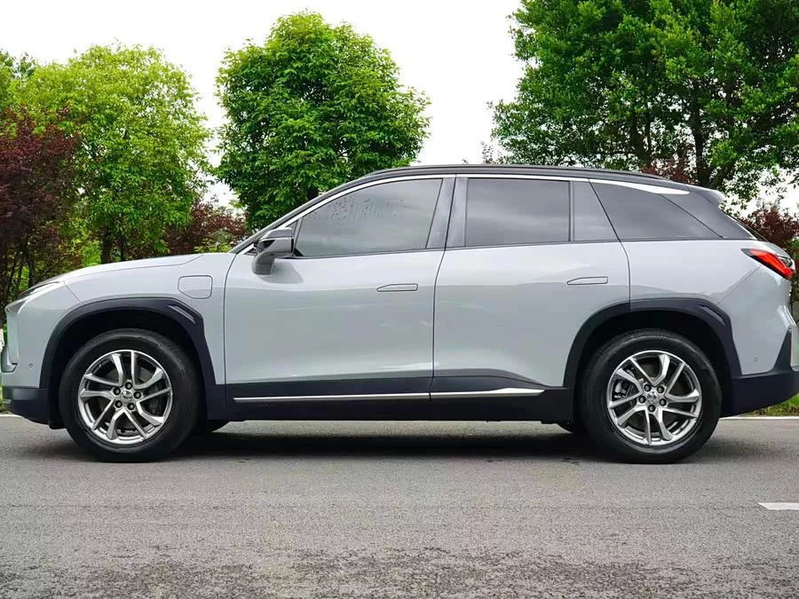NIO ES6