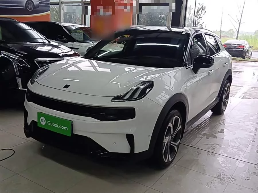 Lynk & Co 06