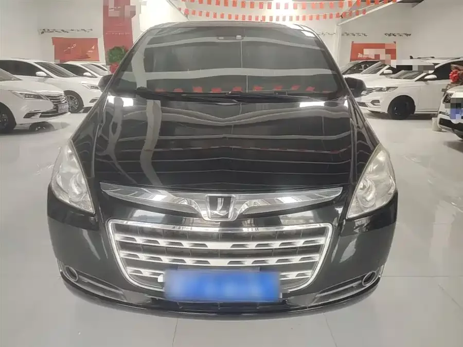 Luxgen U7 MPV