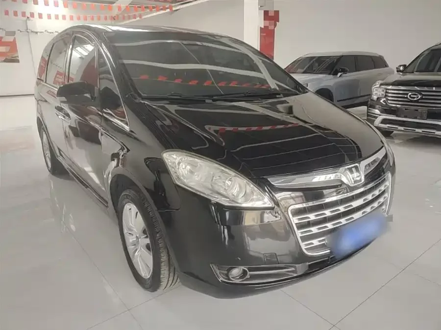 Luxgen U7 MPV
