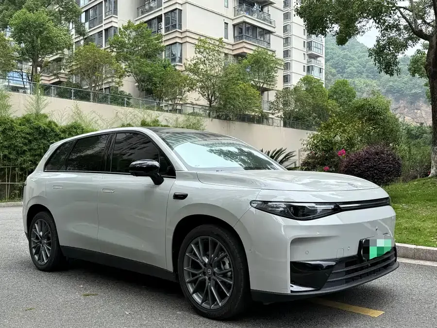 Leapmotor C10