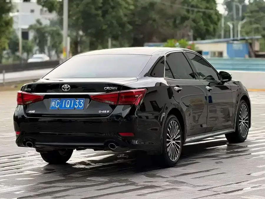 Toyota crown