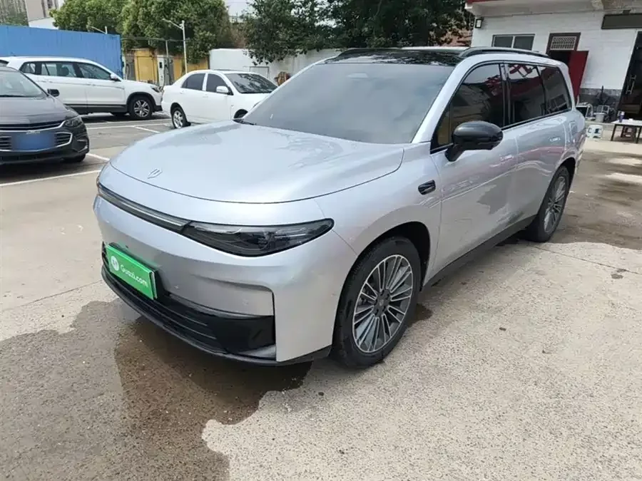 Leapmotor C16
