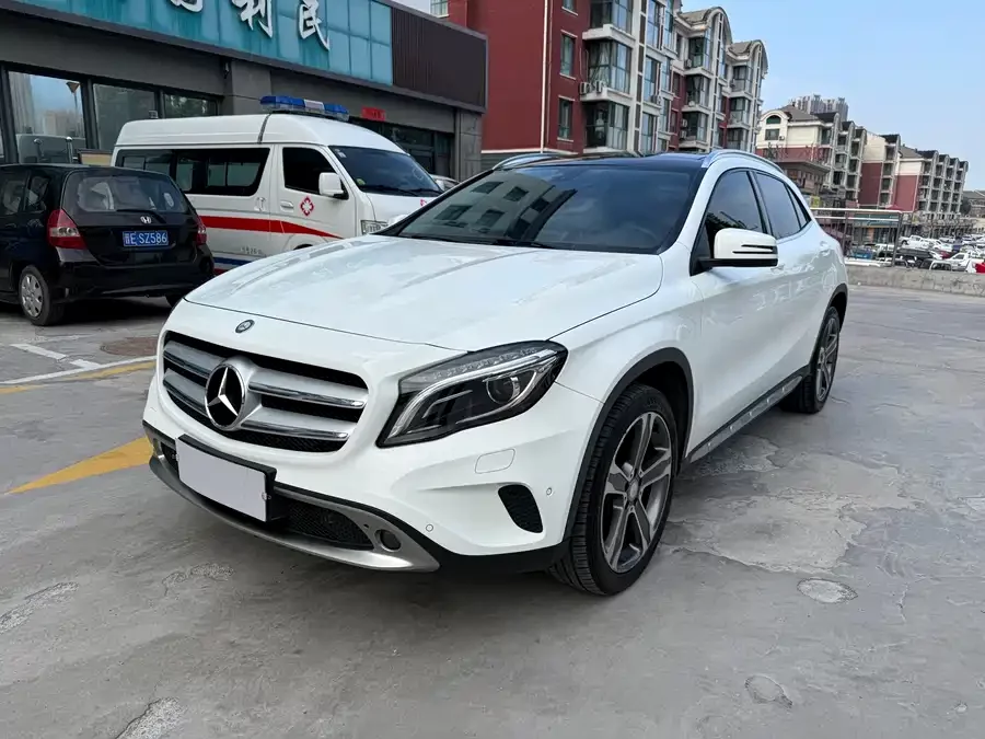Mercedes Benz GLA