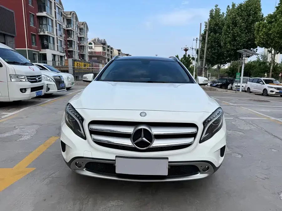 Mercedes Benz GLA