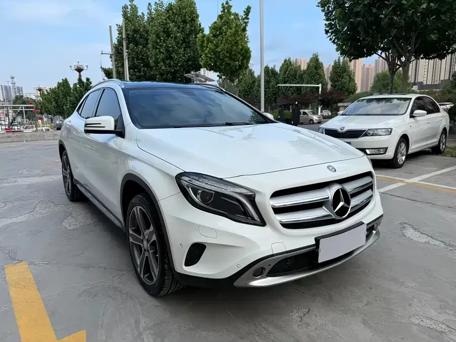 Mercedes Benz GLA