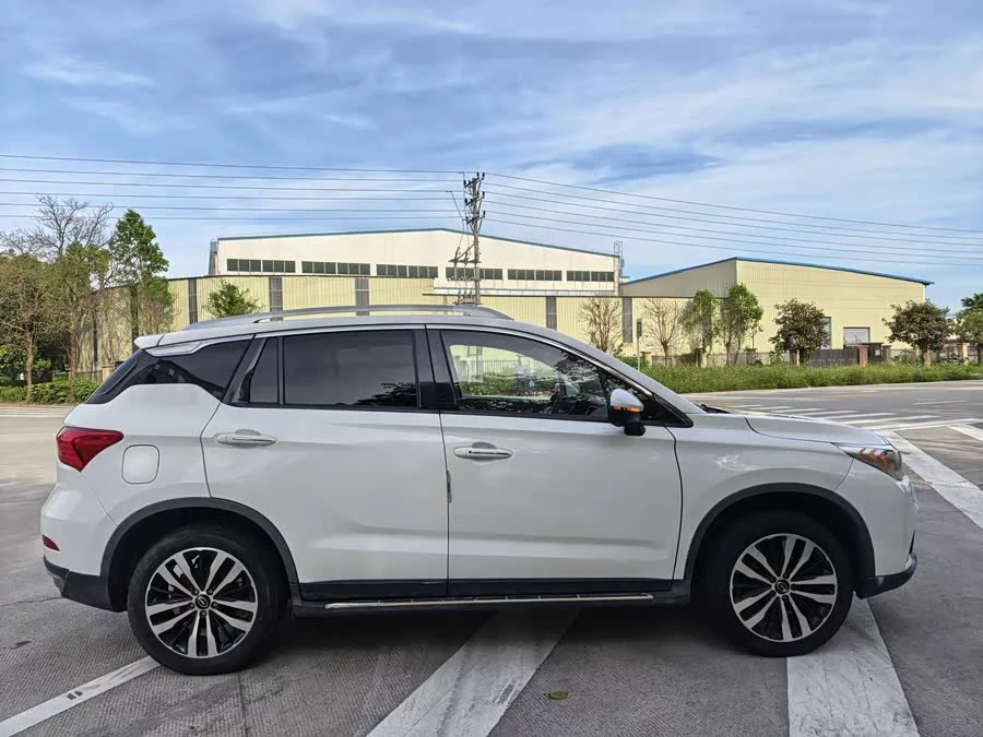 GAC Trumpchi GS4