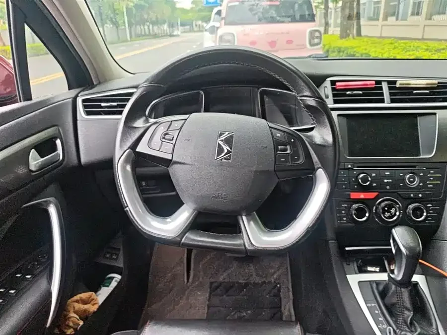 DS 4S