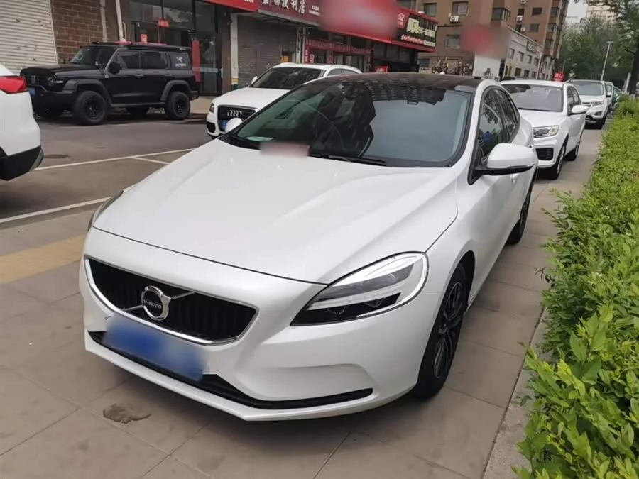 Volvo V40