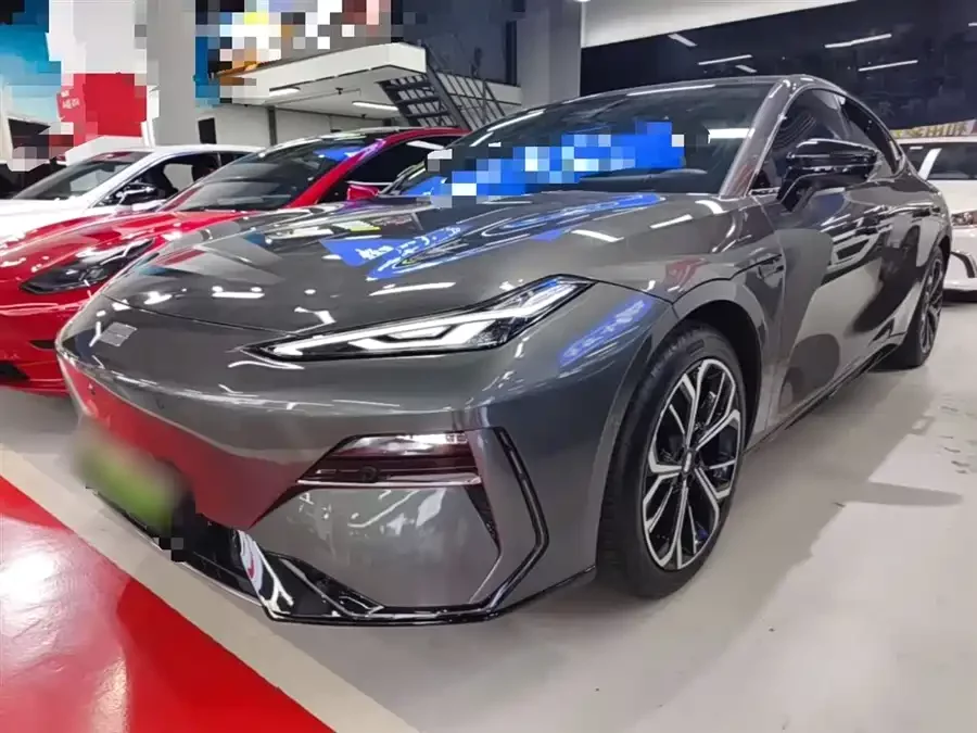 Geely Galaxy E8