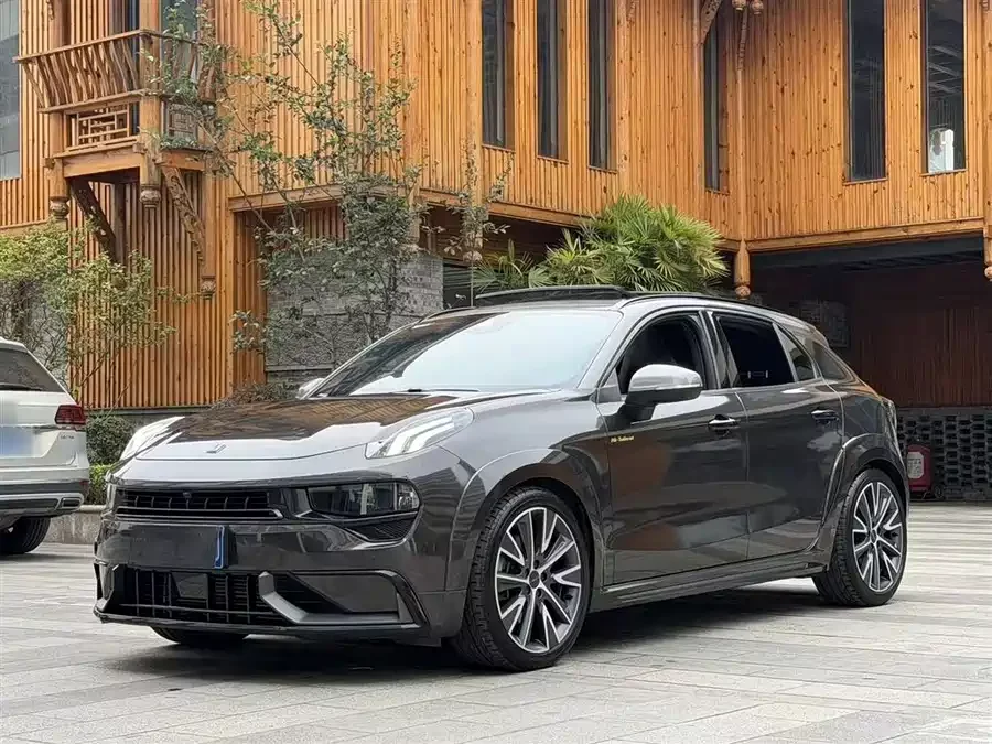 Lynk & Co 02 Hatchback