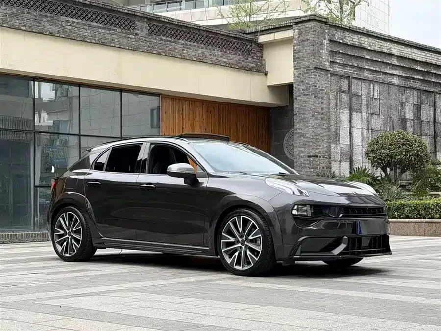 Lynk & Co 02 Hatchback
