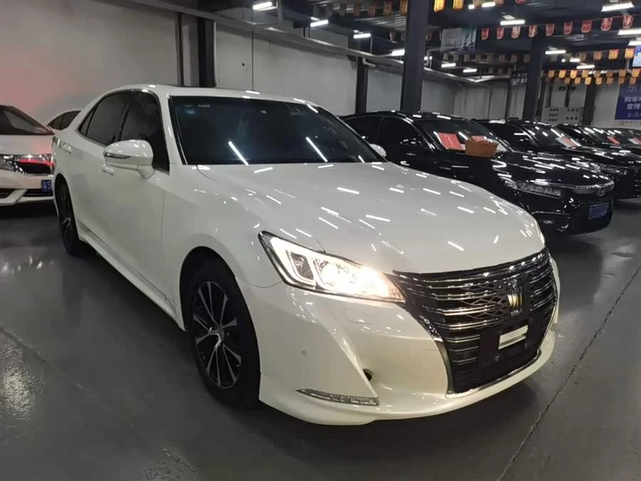 Toyota crown