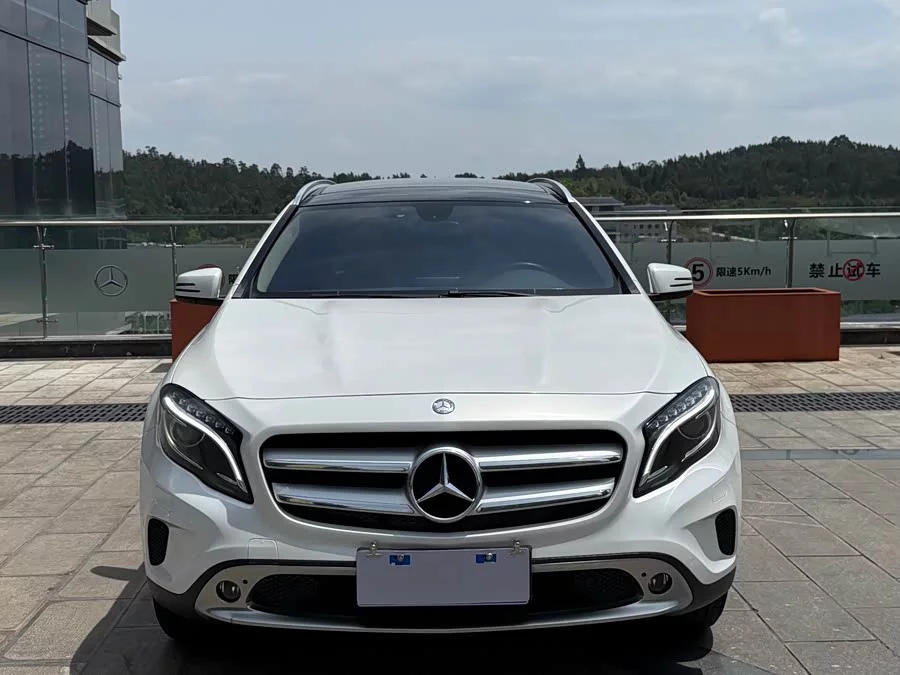 Mercedes Benz GLA