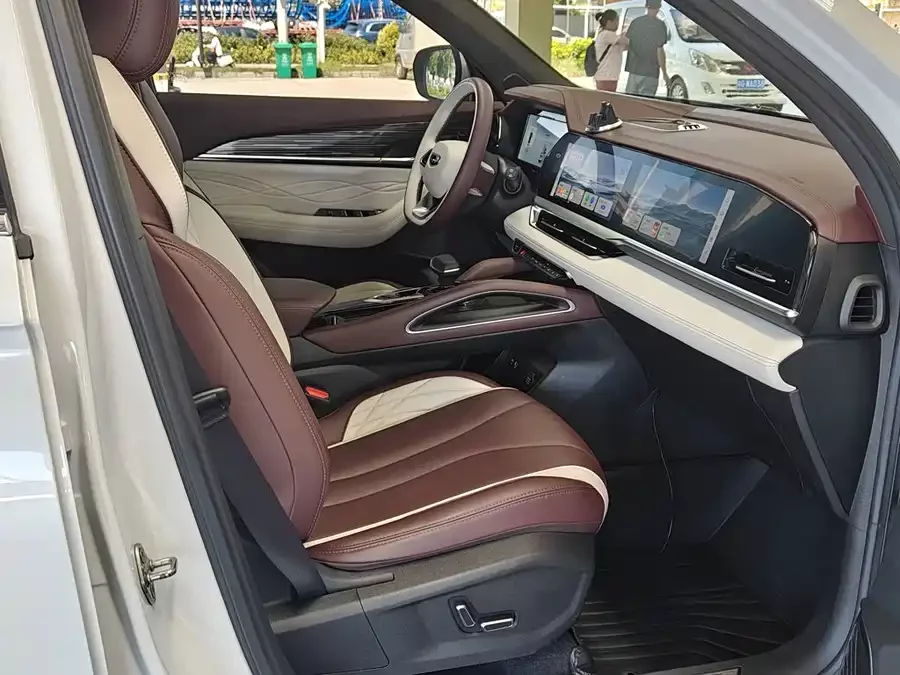 Geely Xingyue L