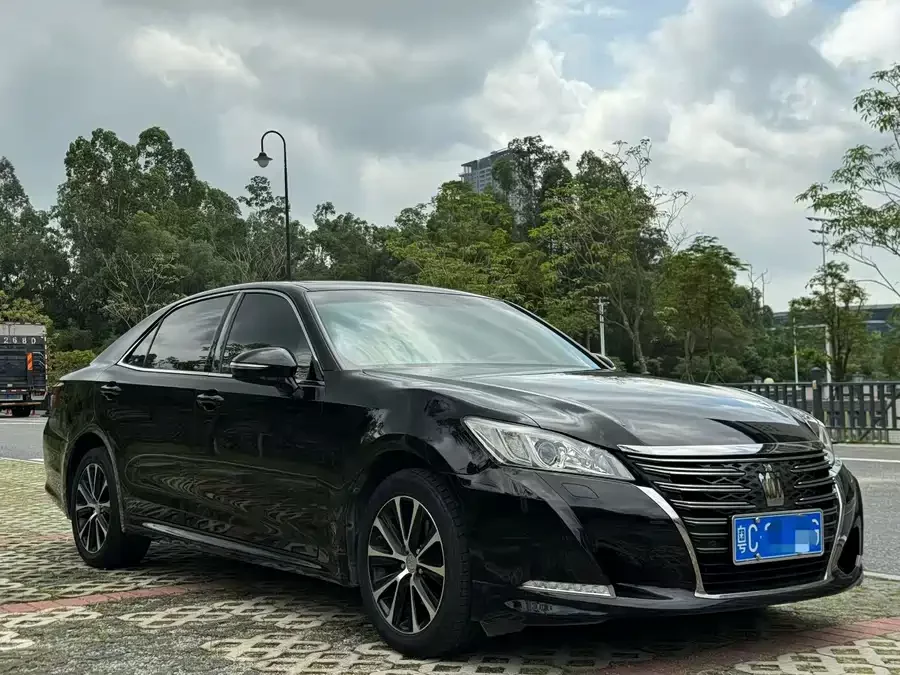 Toyota crown