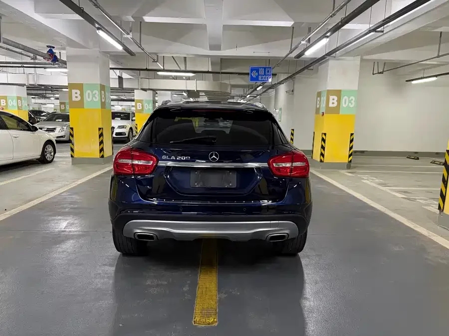 Mercedes Benz GLA