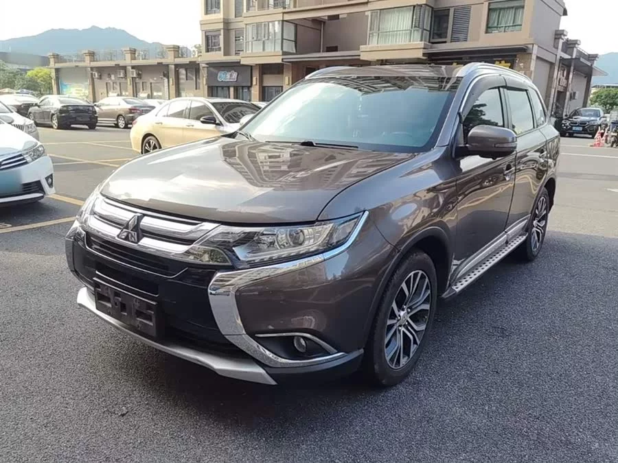Mitsubishi Outlander