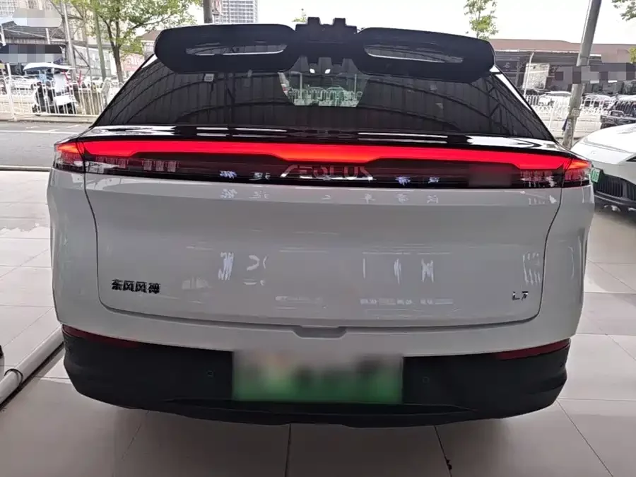 Dongfeng L7