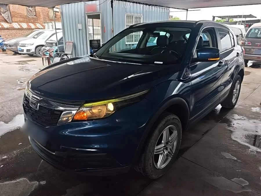 Qoros 5