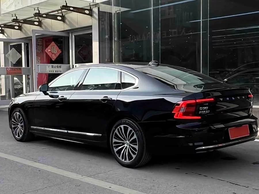 Volvo S90