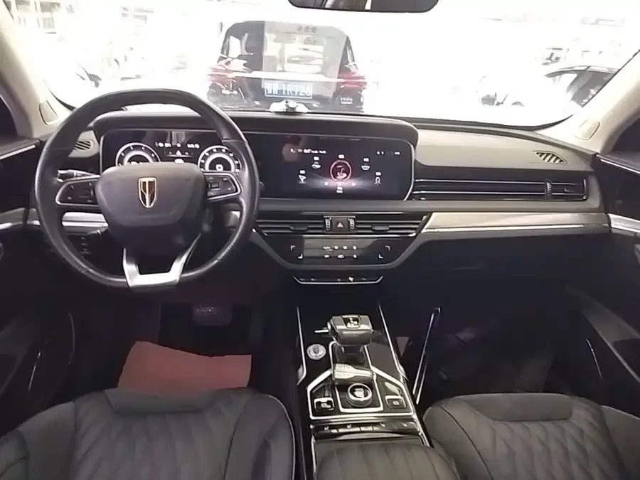 Hongqi HS5