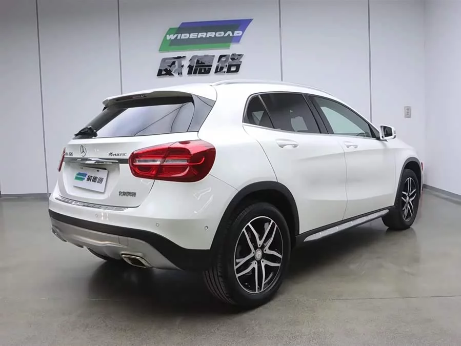 Mercedes Benz GLA