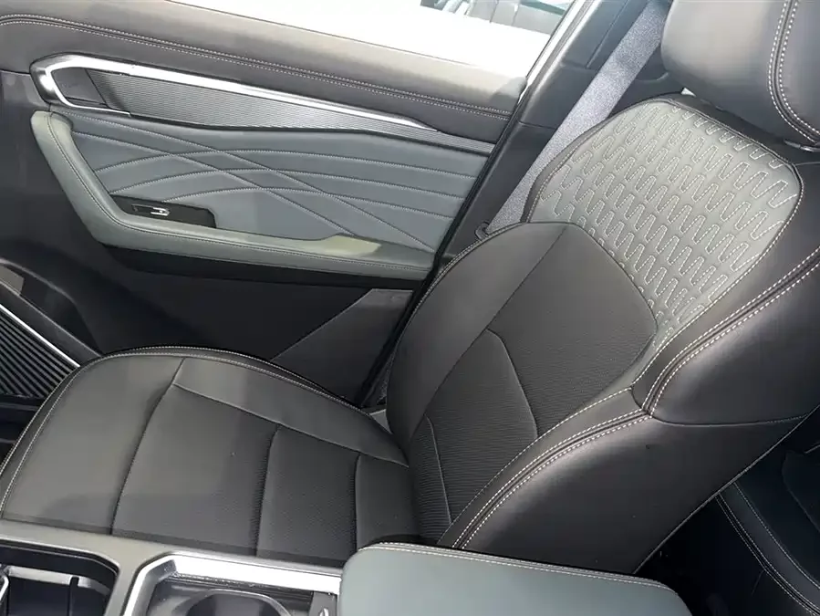 Geely Haoyue L