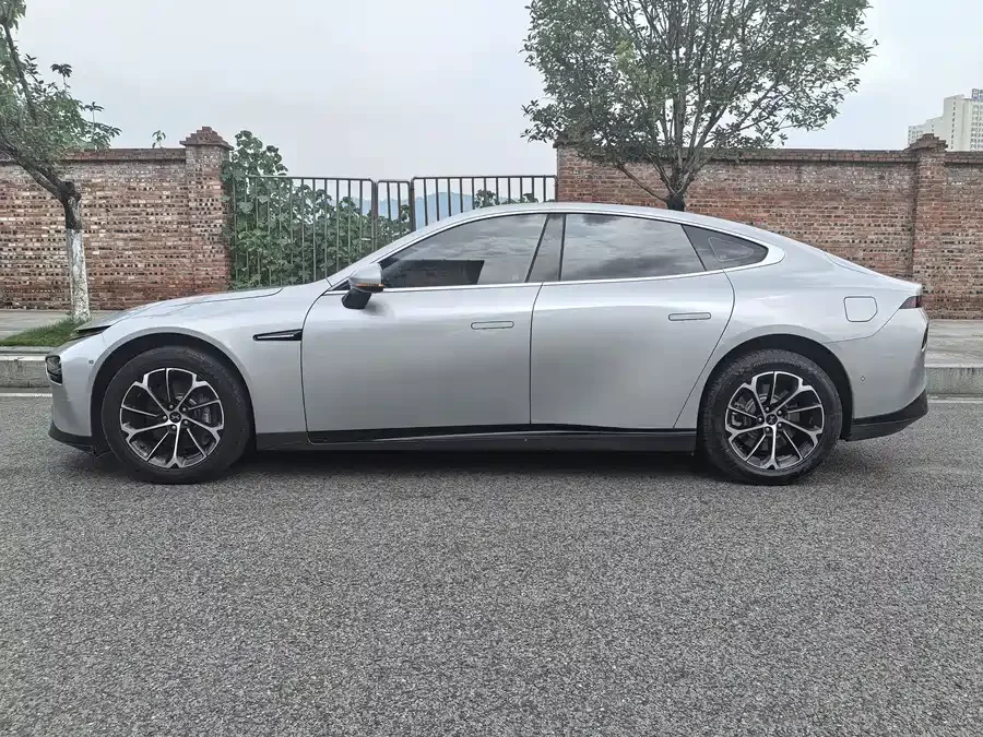 Xpeng P7