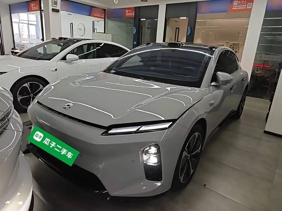 NIO ET5