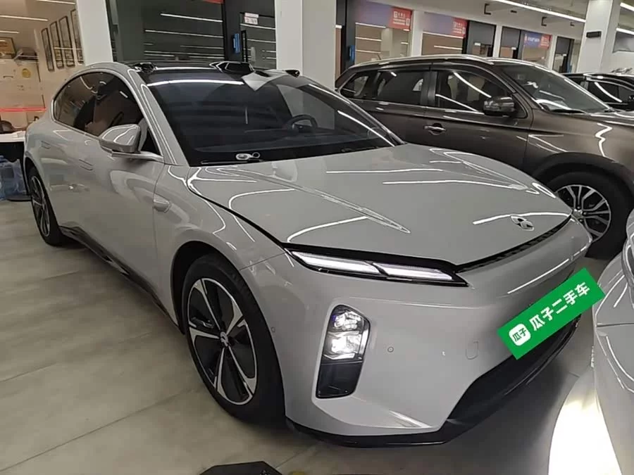 NIO ET5