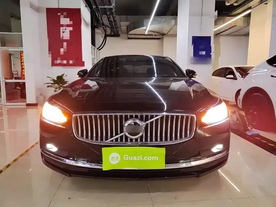 Volvo S90