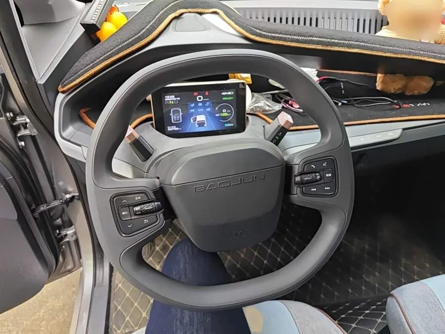 Baojun E200