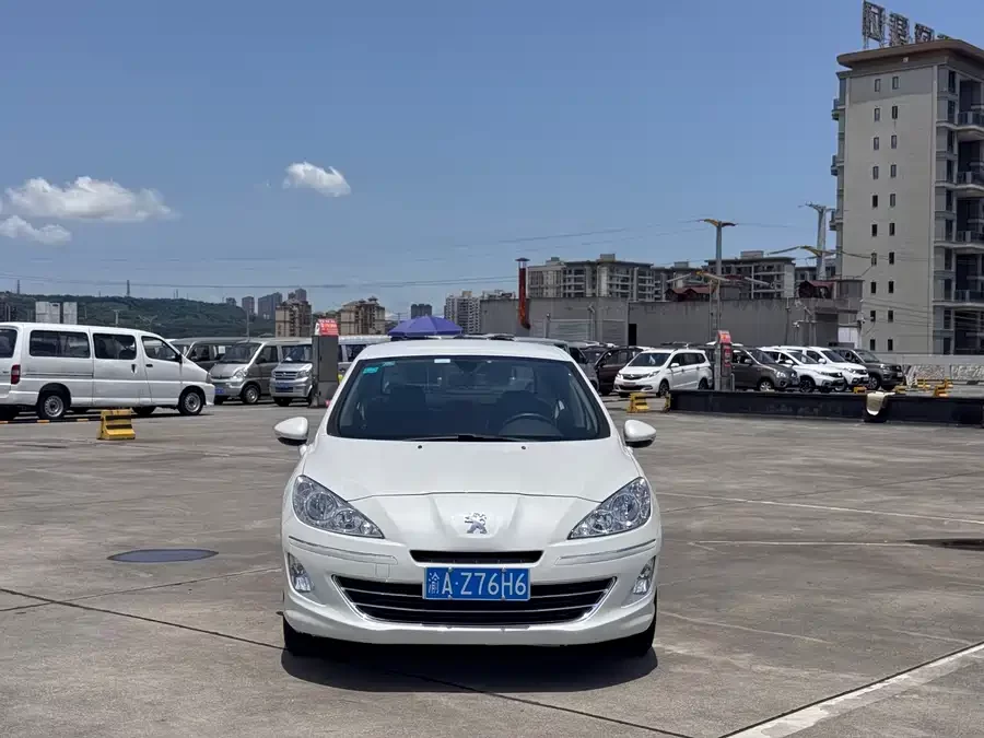 Peugeot 408