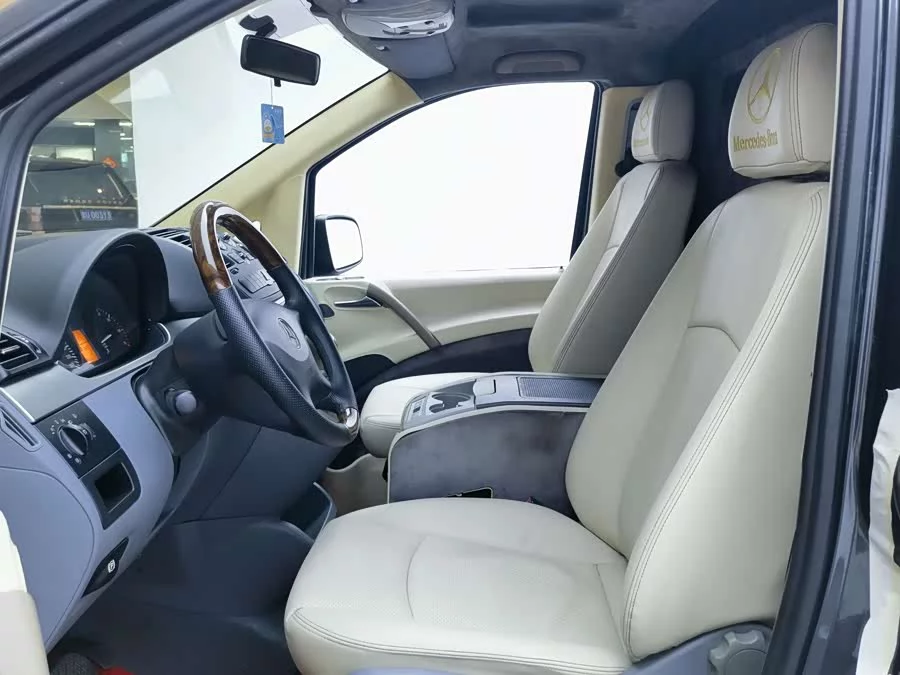 Mercedes Benz Vito