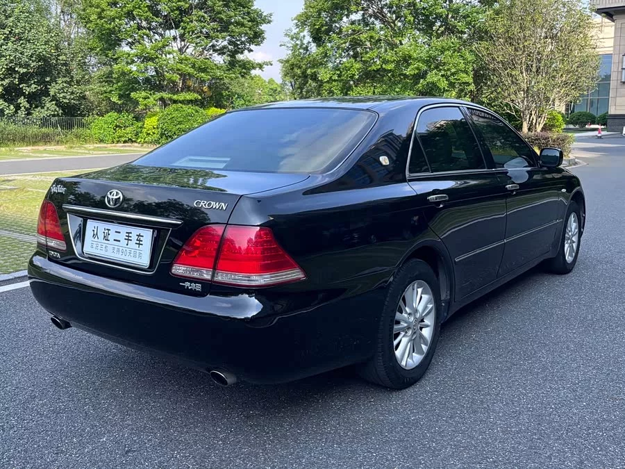 Toyota crown