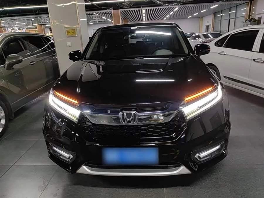 Honda Crown Road