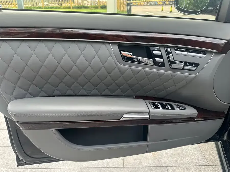 Mercedes Benz S-Class AMG